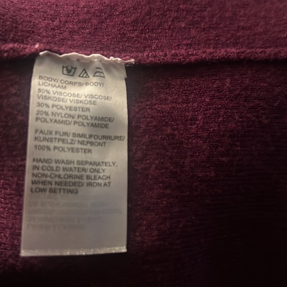 Maroon V-Neck (appears like purple in photos) Faux Trimmed Sleeves - Picture 3 of 4